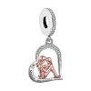 Product Afbeelding Vooraanzicht van onze prachtige open hart moeder en kind. Deze charm is gemaakt van 925 sterling zilver en rondom ingelegd met zirkonia. Moeder en kind hebben een laagje rose goud. Gravure my mother my friend.